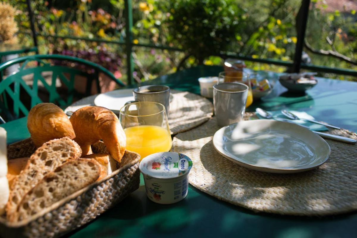 Hotel De La Beroche Saint-Aubin-Sauges エクステリア 写真