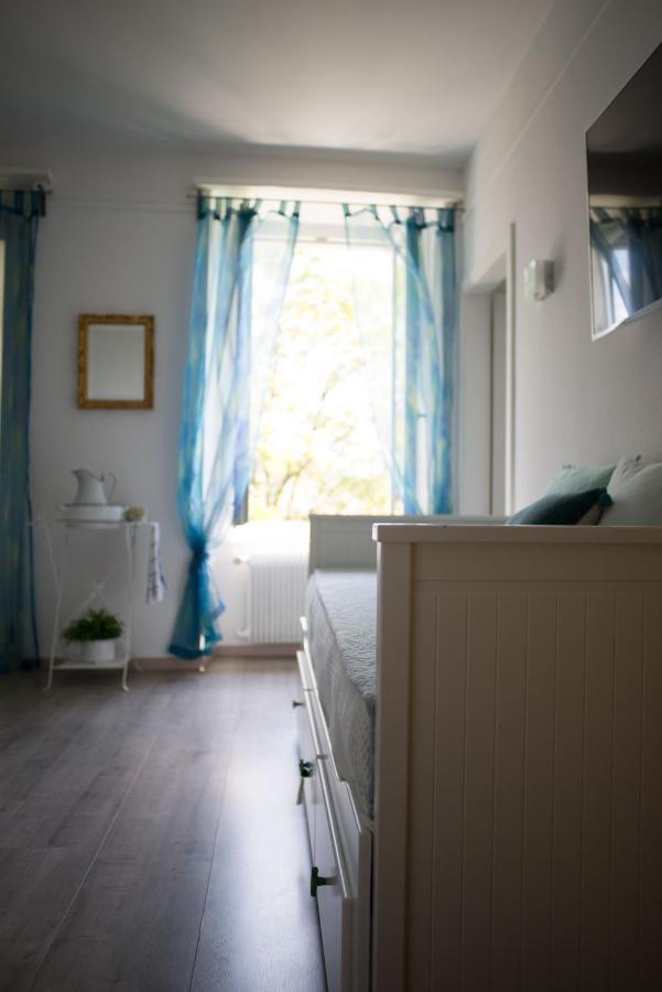 Hotel De La Beroche Saint-Aubin-Sauges エクステリア 写真