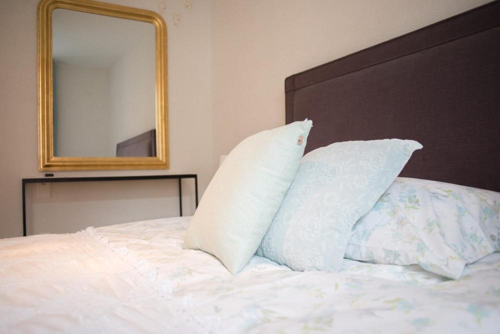 Hotel De La Beroche Saint-Aubin-Sauges エクステリア 写真